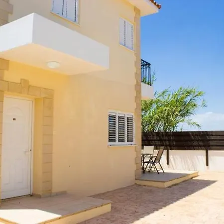 Mina Villa